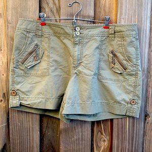 Green shorts many pockets